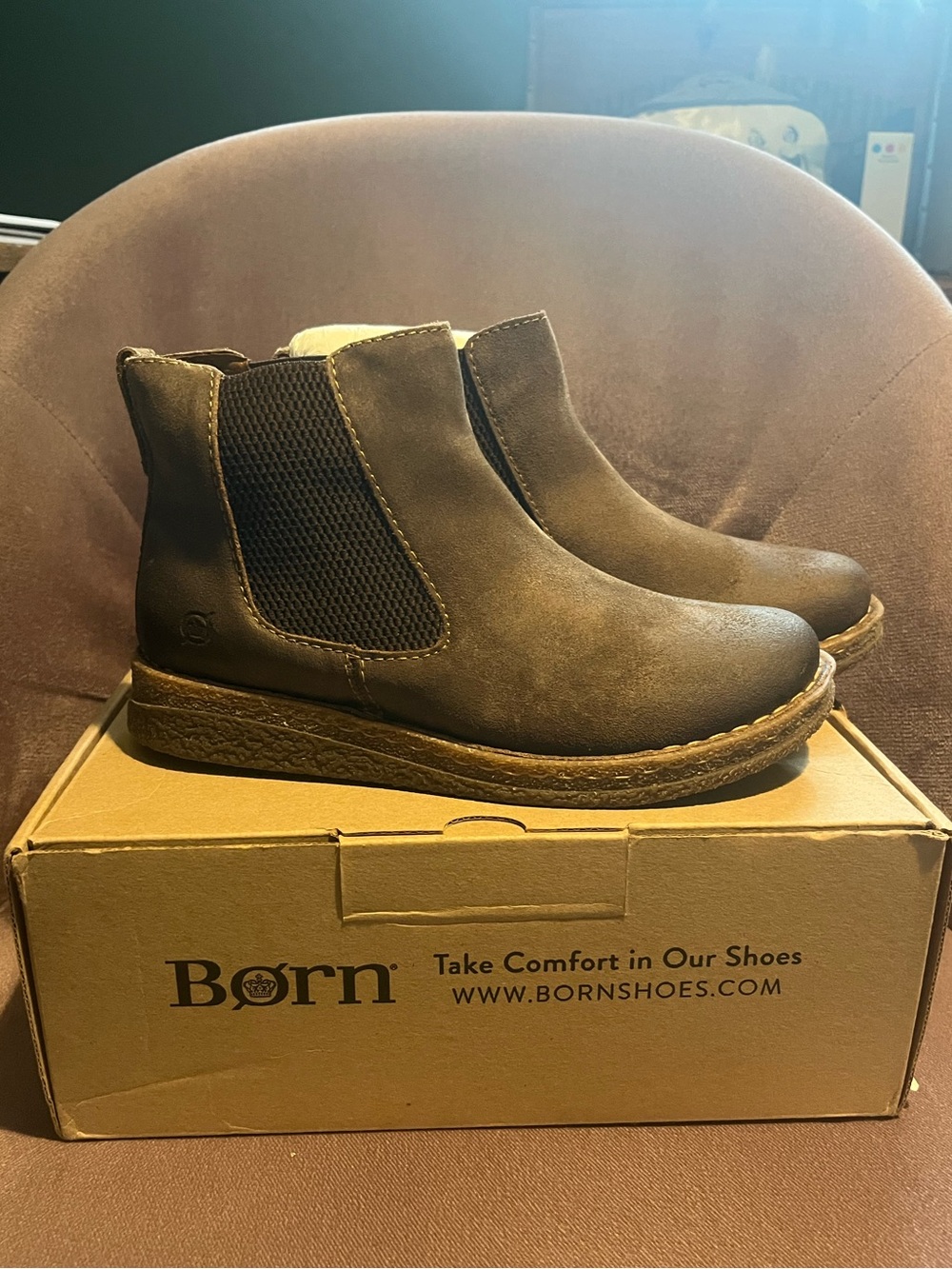 *NIB* Born Women’s Faline Chelsea Boots, Taupe Size 7.5